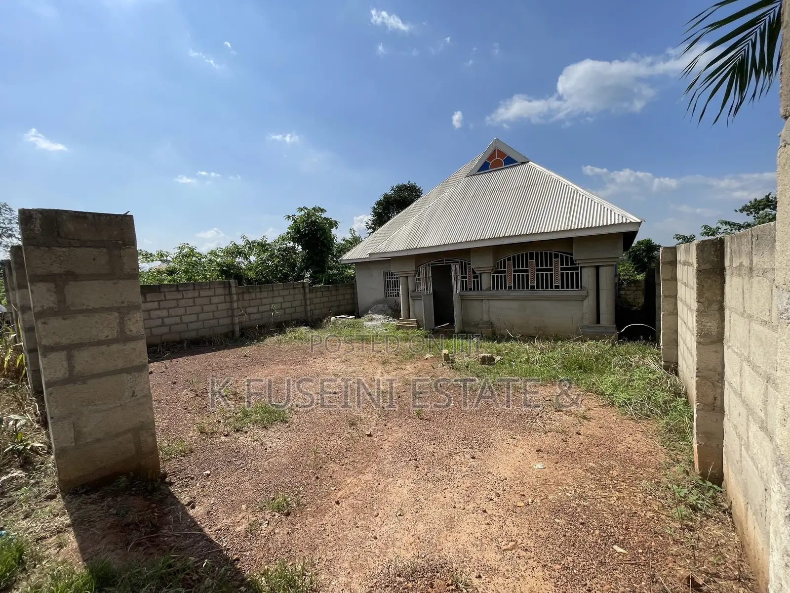 3bdrm House in K Fuseini Estate, Kumasi Metropolitan for sale in Kumasi Metropolitan