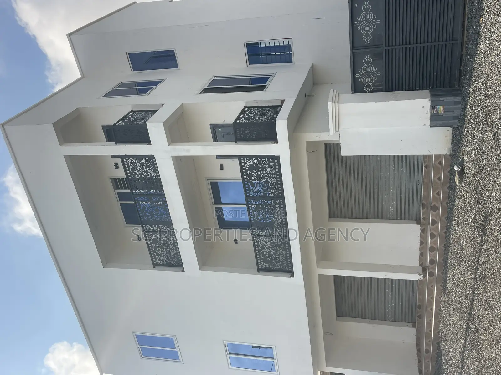 2bdrm Apartment in Lashibi, Sakumono for rent in Sakumono