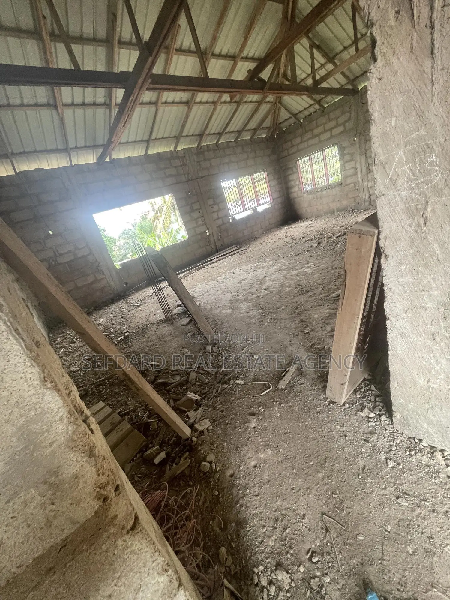 Prime School Complex on 8 Plots – Amasaman Cocobod Main Road for Sale. in Amasaman