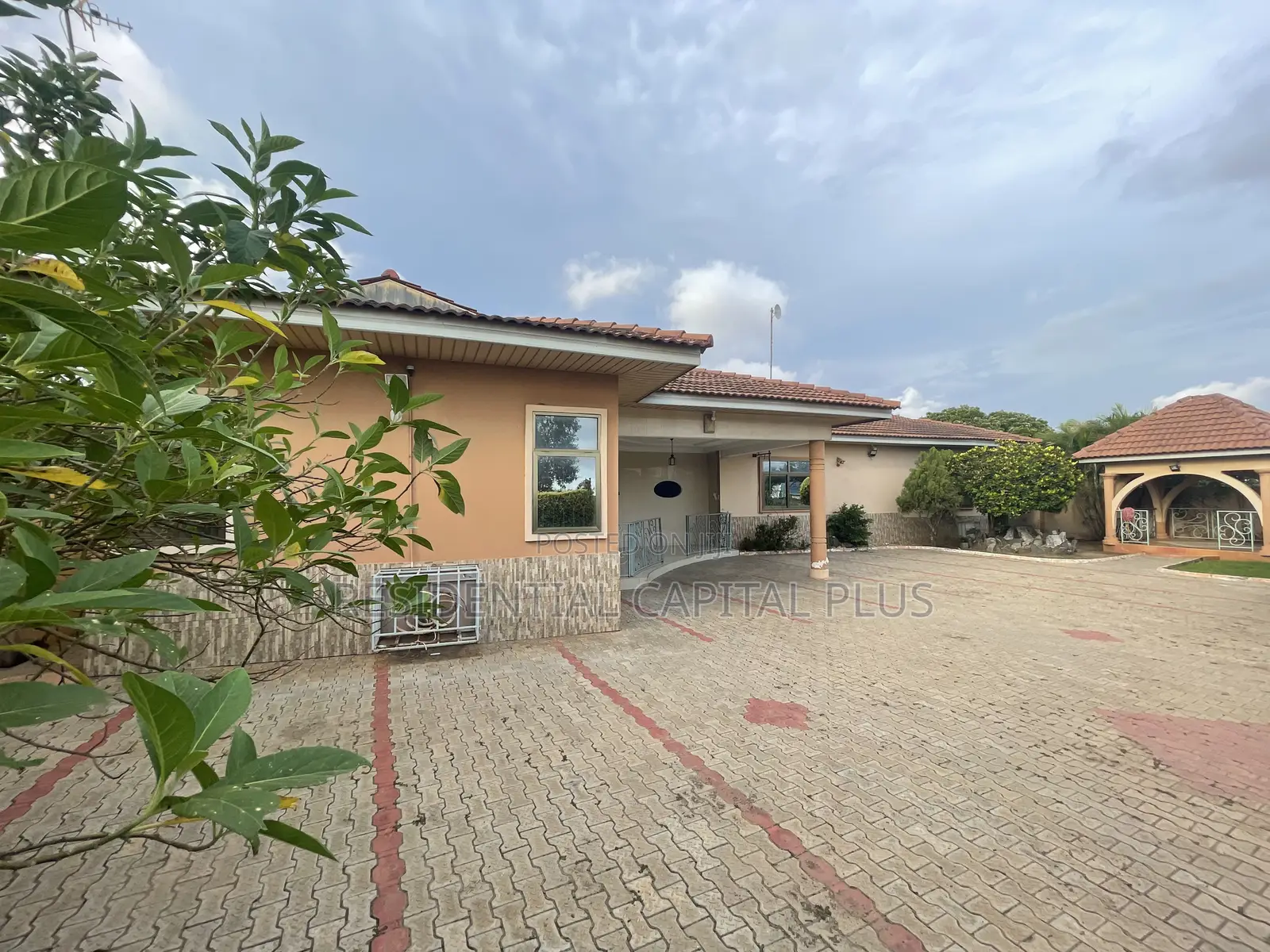 3bdrm House in 18 Junction, Spintex for rent in Spintex