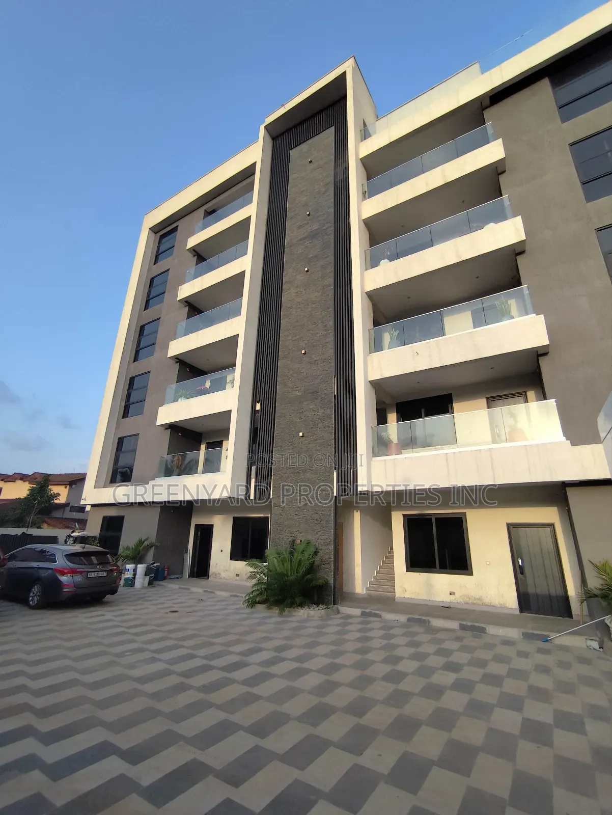 Furnished 2bdrm Apartment in A&C, East Legon for rent in East Legon