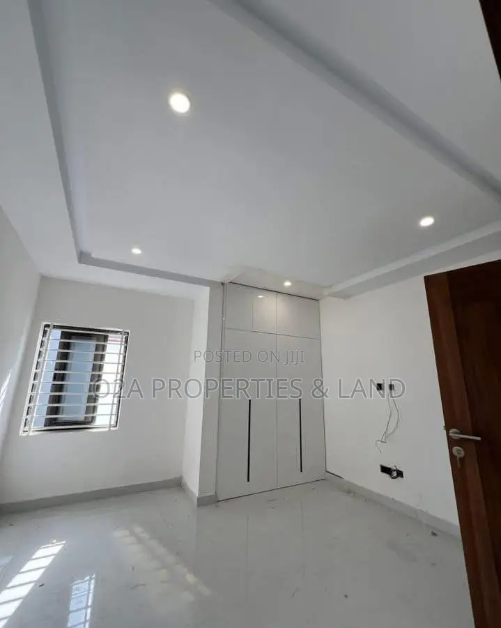 5bdrm House in East Legon, Bawaleshie for sale in Bawaleshie