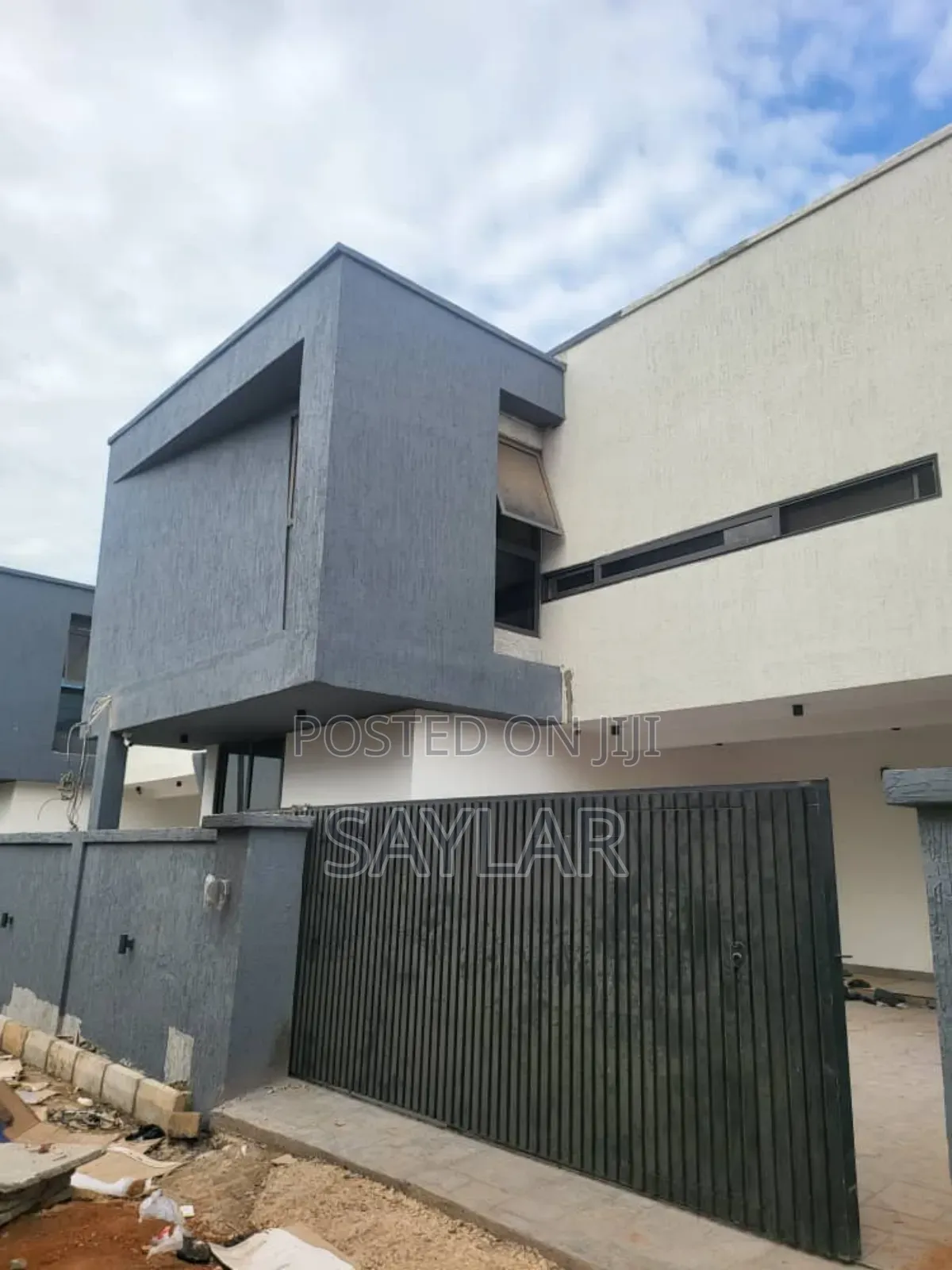Furnished 4bdrm Duplex in Enjoy Estates, Tema Metropolitan for sale in Tema Metropolitan