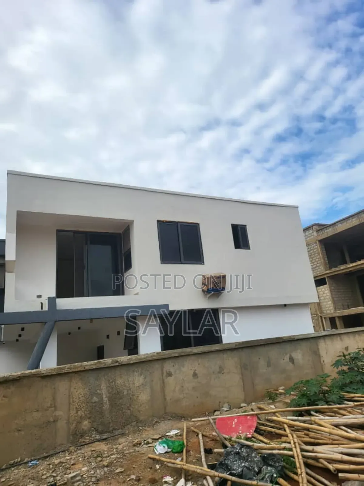 Furnished 4bdrm Duplex in Enjoy Estates, Tema Metropolitan for sale in Tema Metropolitan
