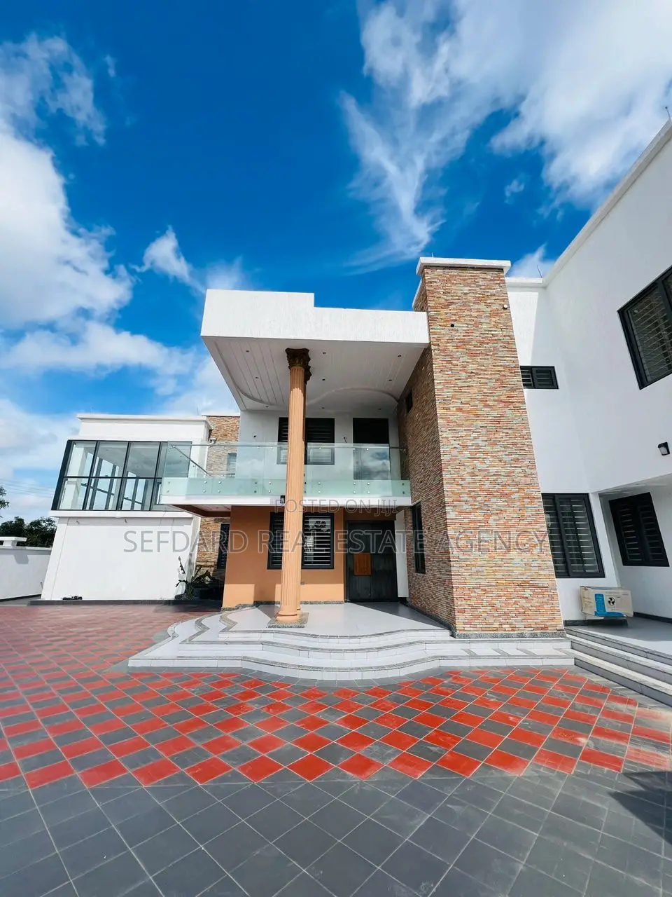 5bdrm Mansion in East Legon for sale in East Legon