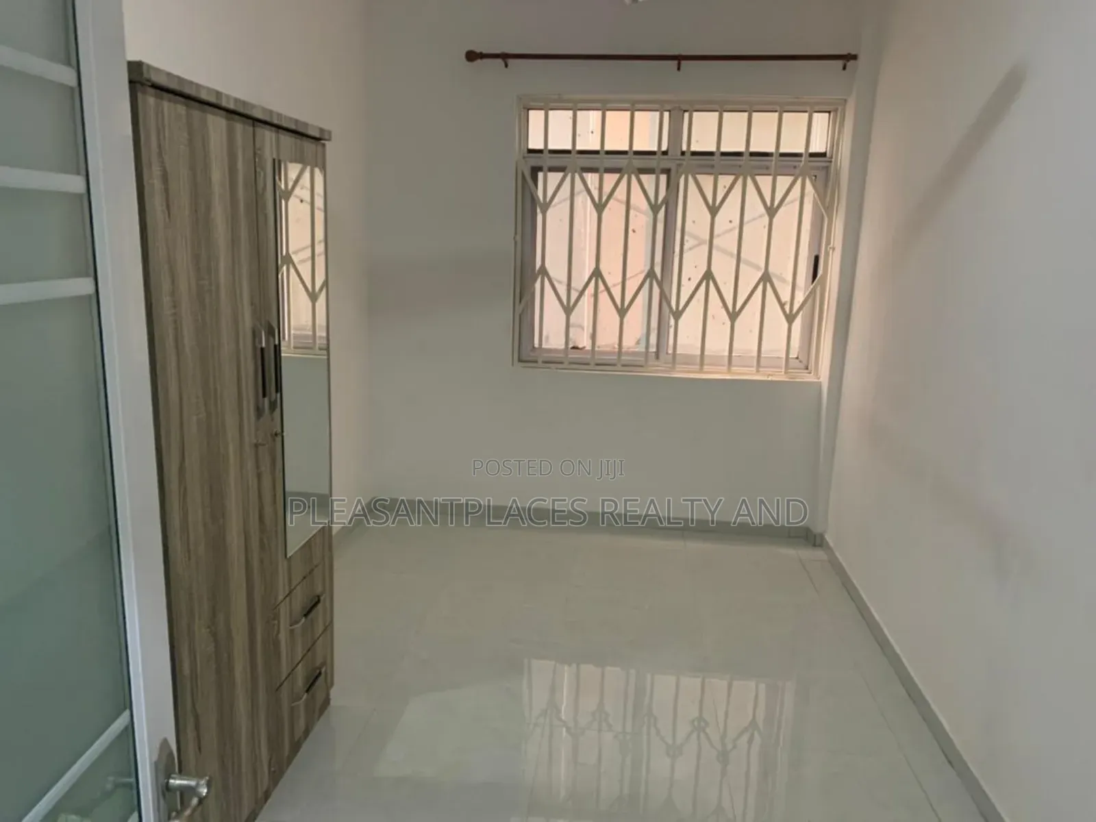3bdrm Apartment in Pleasantplaces, Dzorwulu for rent in Dzorwulu