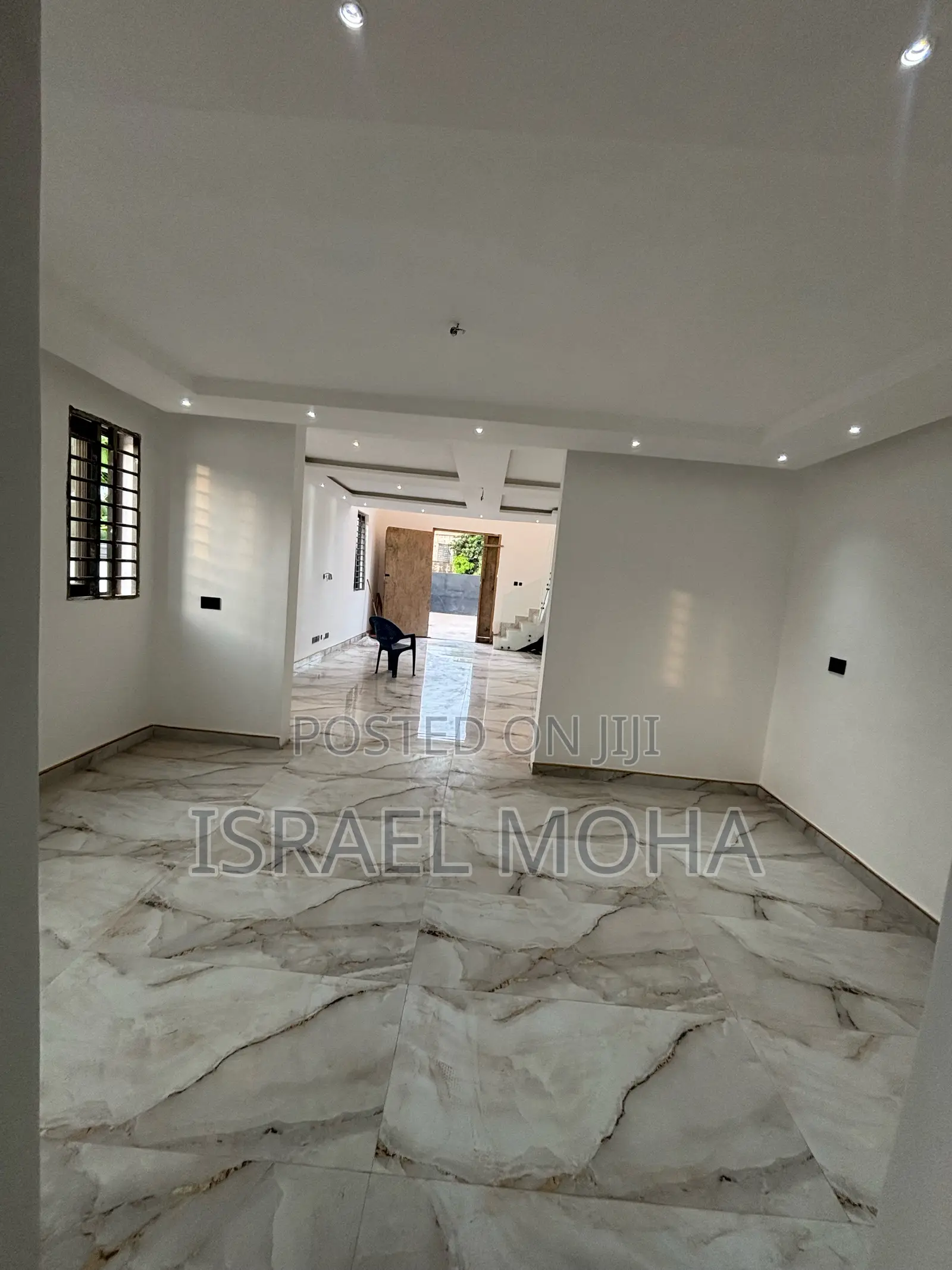 Executive 5 Bedroom Duplex House For Sale in Adenta