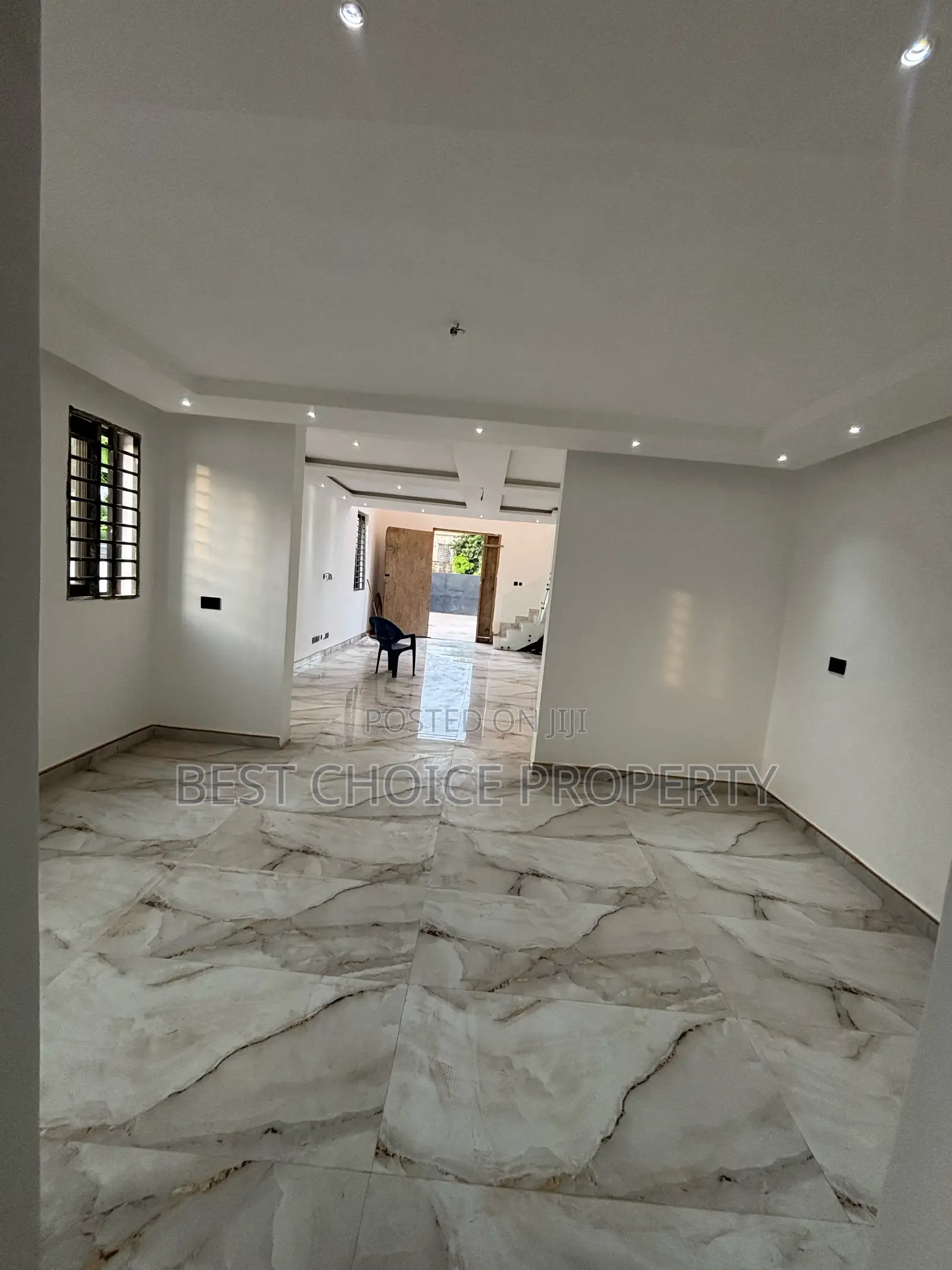 Executive 5 Bedroom Duplex House For Sale in Adenta