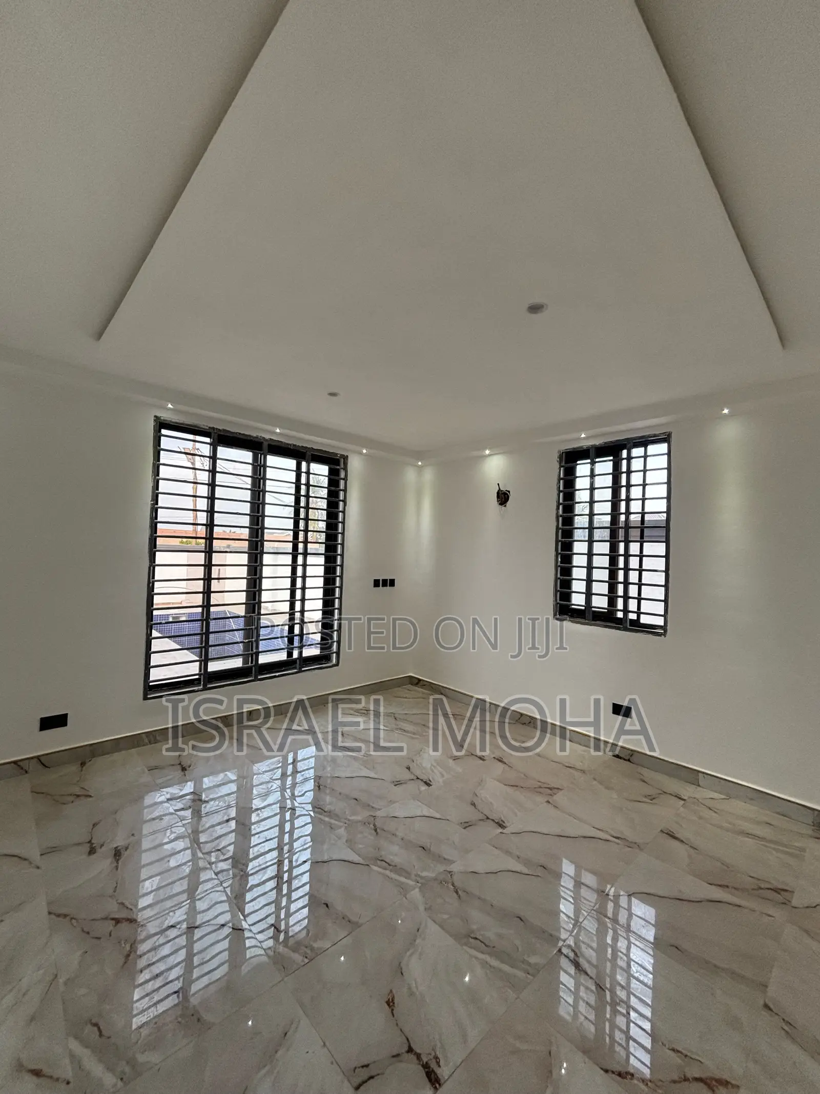 Executive 5 Bedroom Duplex House For Sale in Adenta