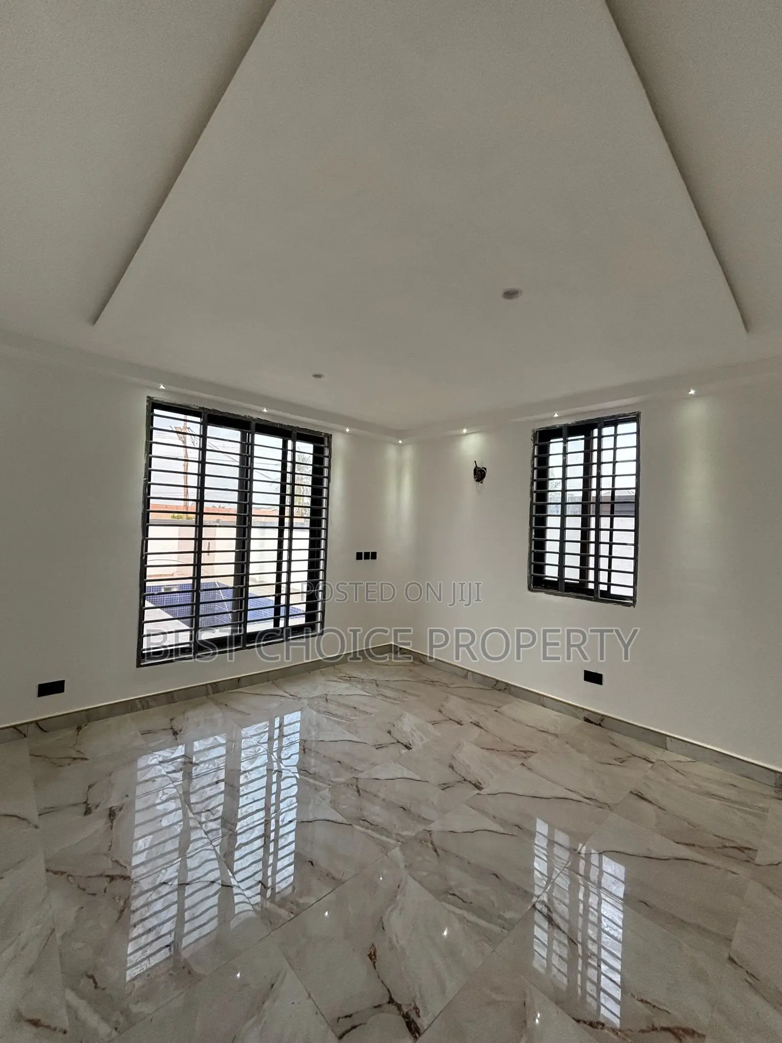 Executive 5 Bedroom Duplex House For Sale in Adenta