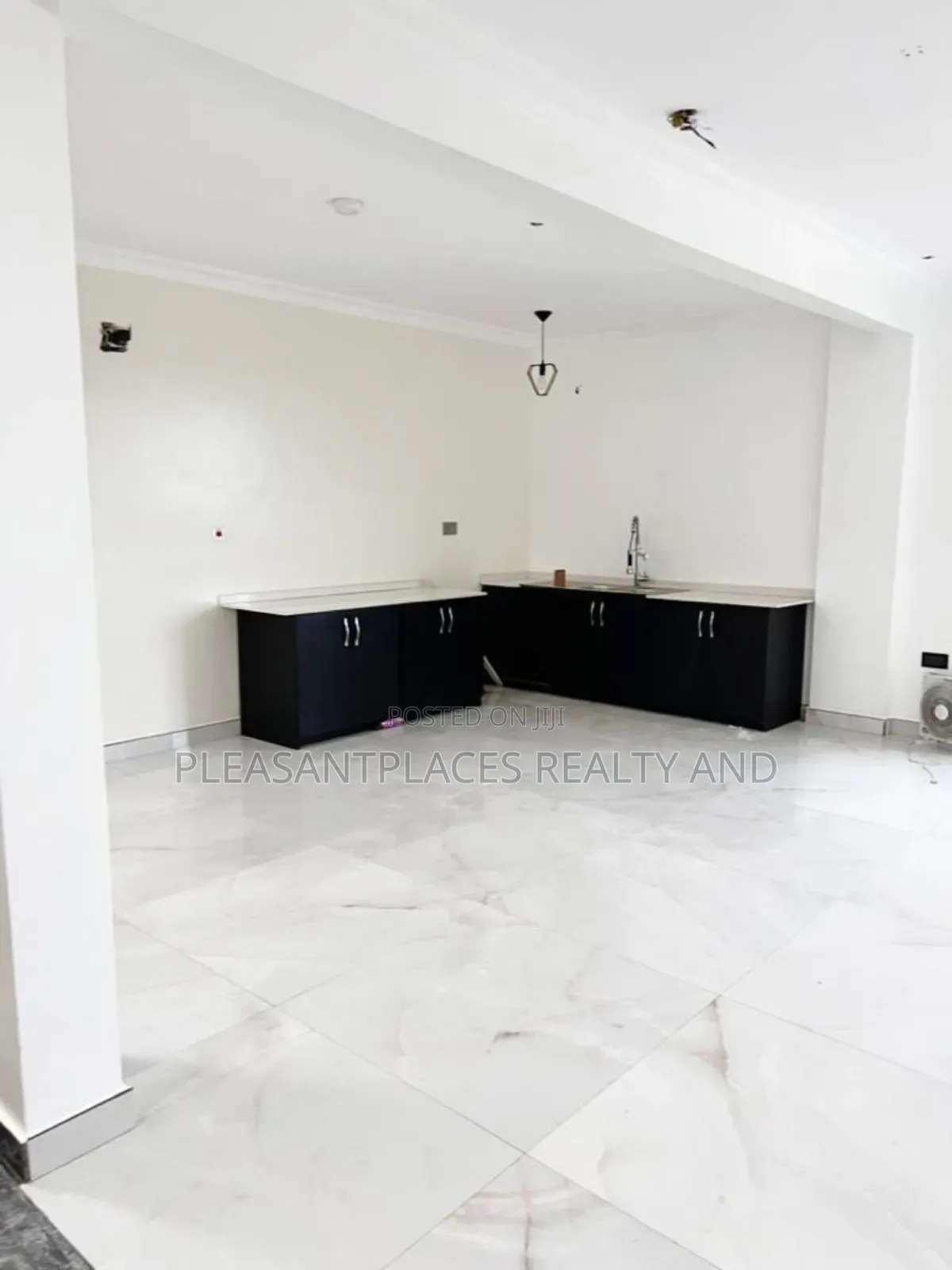 3bdrm Apartment in Pleasantplaces, Abelemkpe for rent in Abelemkpe