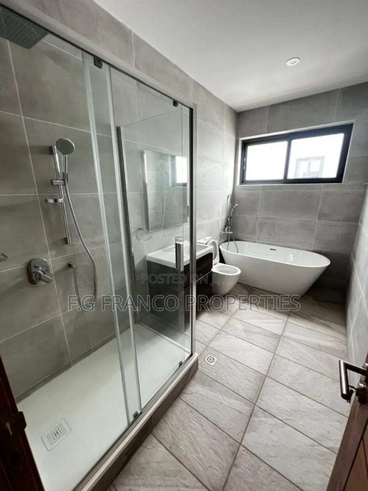 4bdrm House in Kg. Franco, Airport Residential Area for rent in Airport Residential Area