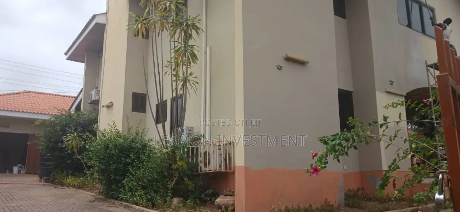 3bdrm Duplex in Spintex for sale in Spintex