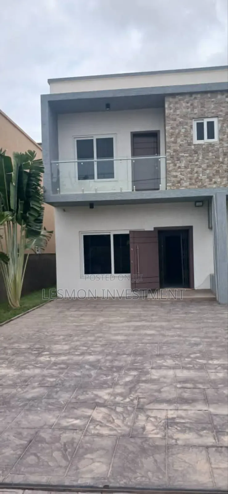 3bdrm Duplex in Spintex for sale in Spintex