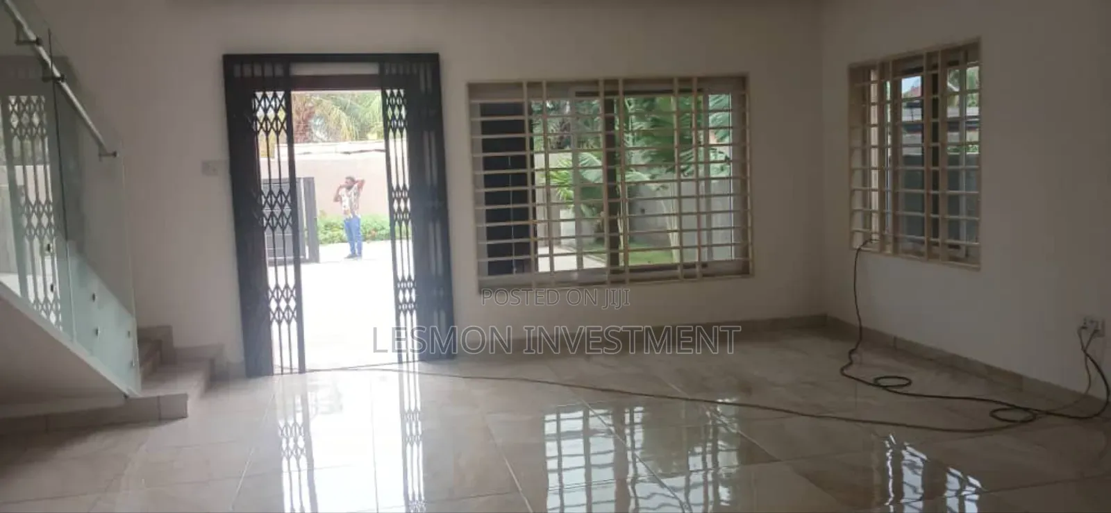 3bdrm Duplex in Spintex for sale in Spintex