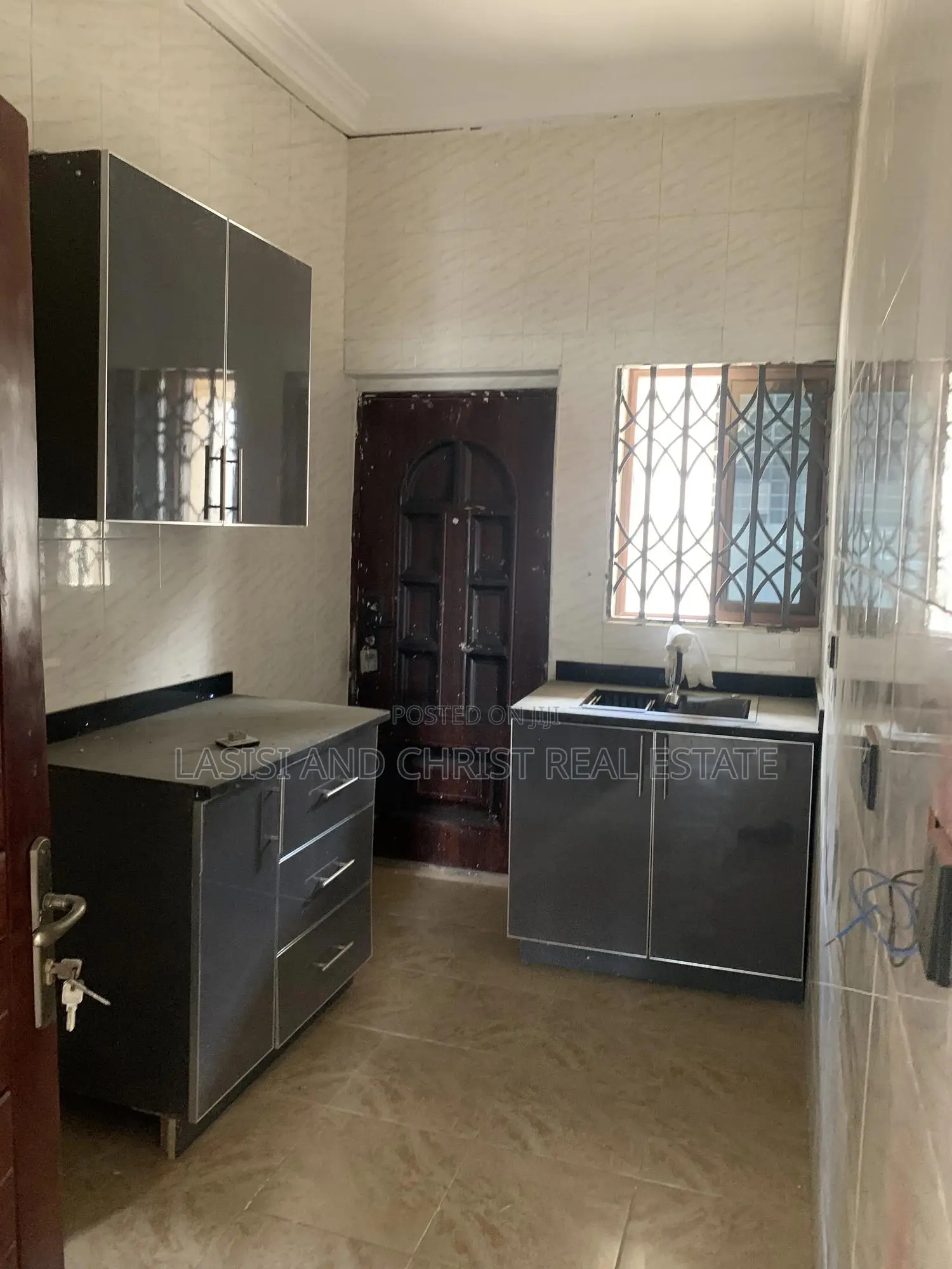 3bdrm Apartment in Lasisi And Christ, Amasaman for rent in Amasaman