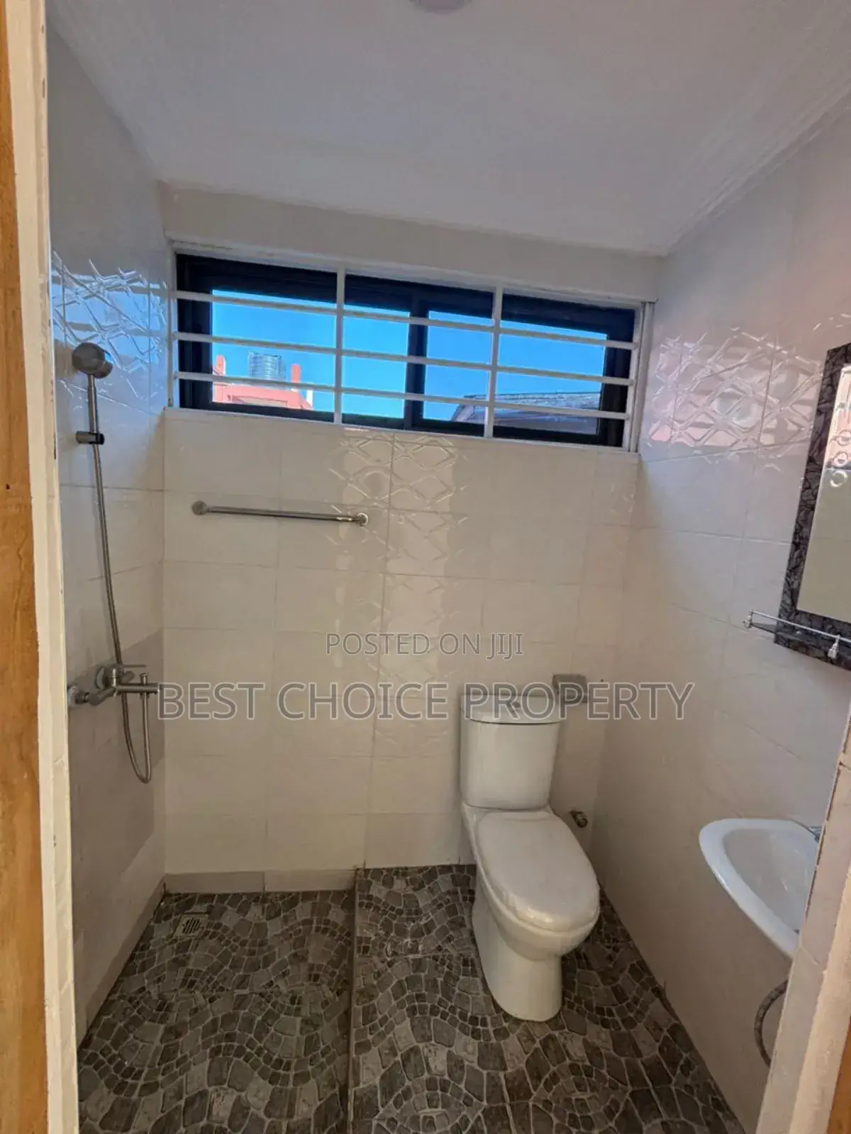 Ex- Single Room Sc in Adenta