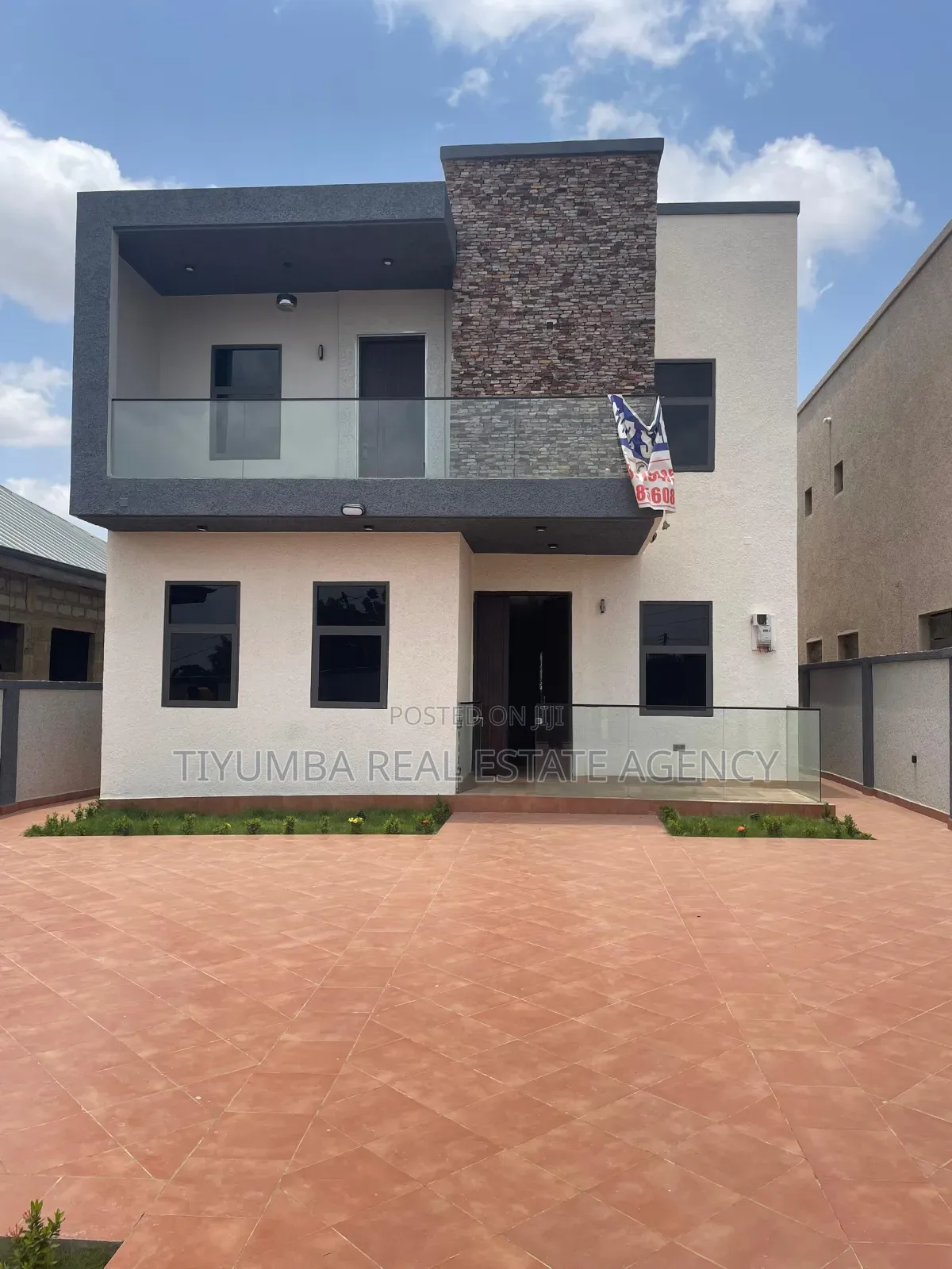 5bdrm Duplex in Tiyumba Real Estate, Ga East Municipal for sale in Ga East Municipal