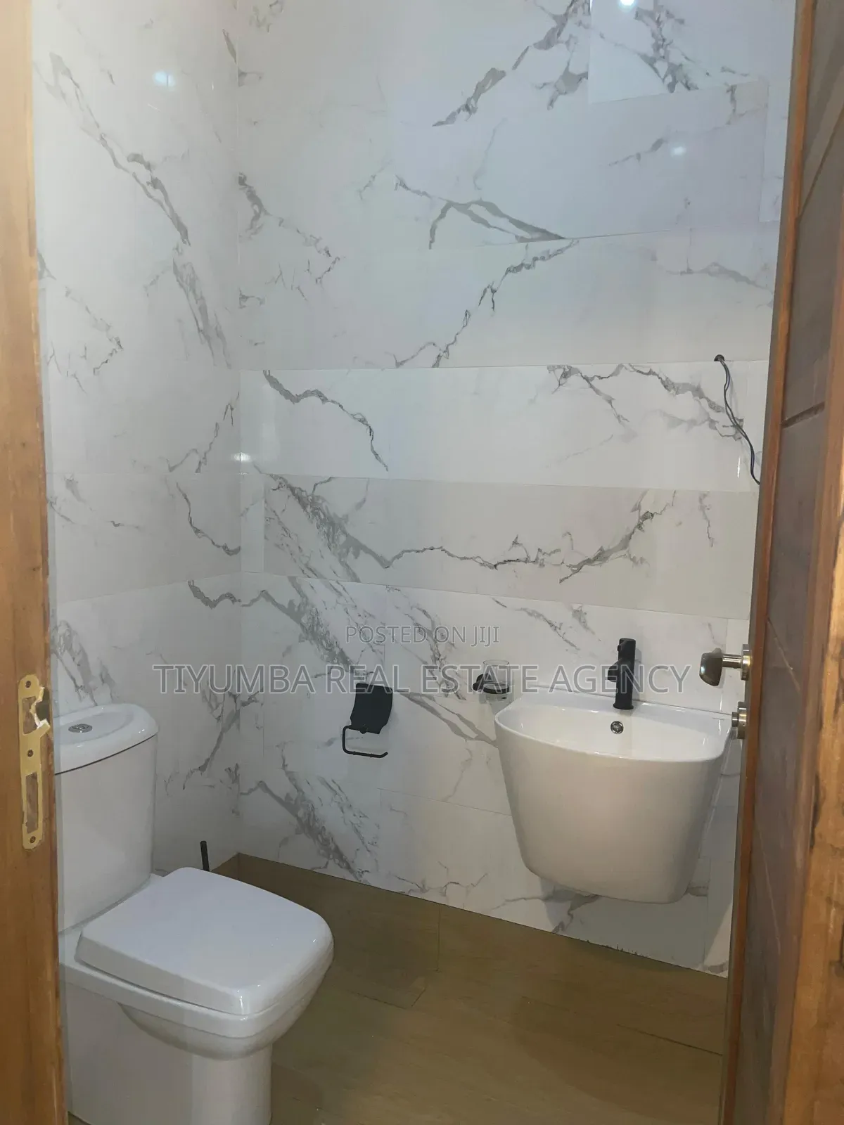 5bdrm Duplex in Tiyumba Real Estate, Ga East Municipal for sale in Ga East Municipal