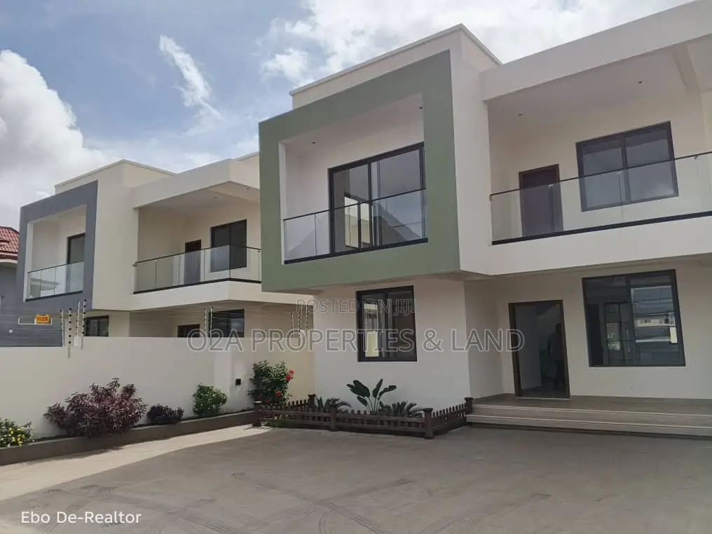 4bdrm House in Botwe School for sale in School Junction