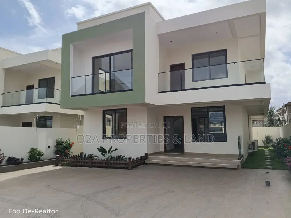 4bdrm House in Botwe School for sale in School Junction
