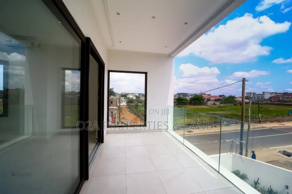 4bdrm House in East Legon, Bawaleshie for sale in Bawaleshie