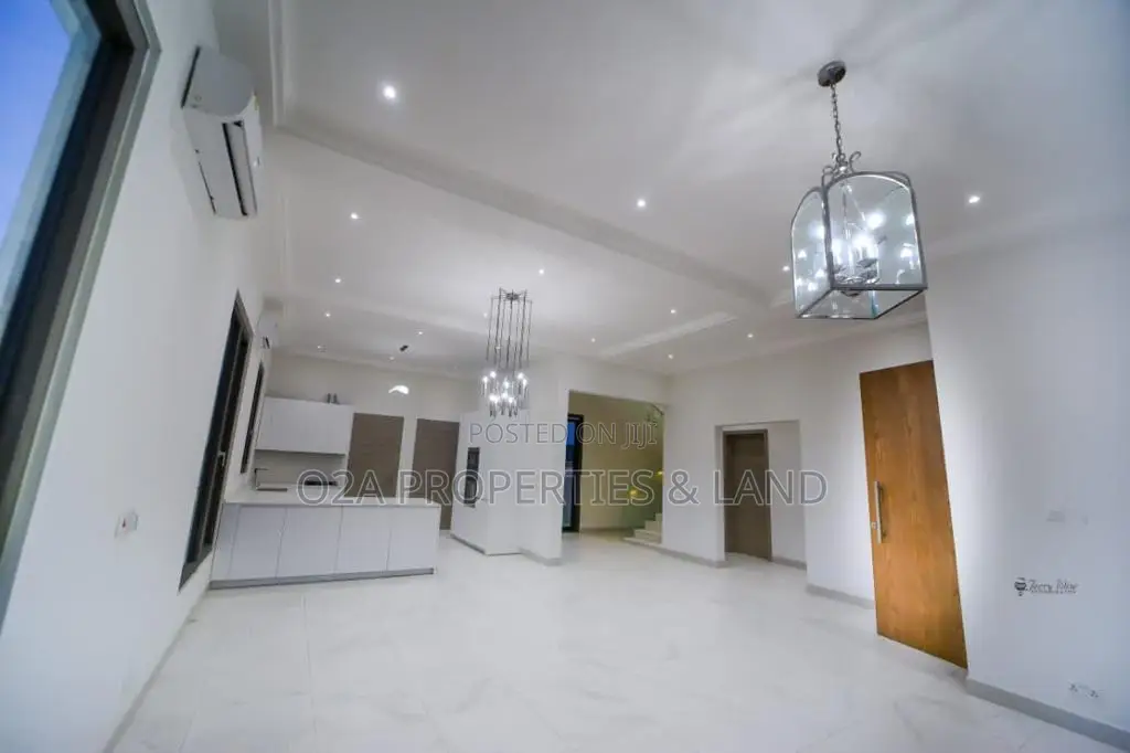 4bdrm House in East Legon, Bawaleshie for sale in Bawaleshie