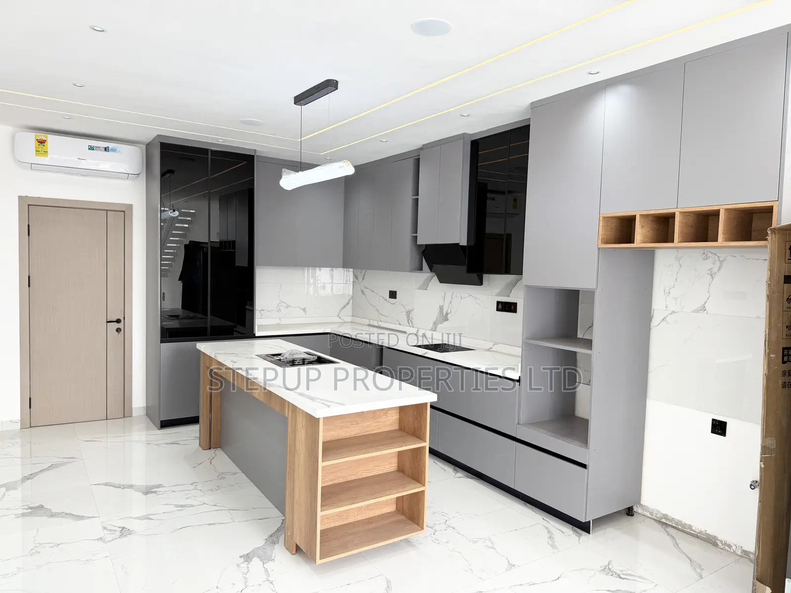 4bdrm House in Ashaley Botwe Little for sale in Little Roses Area