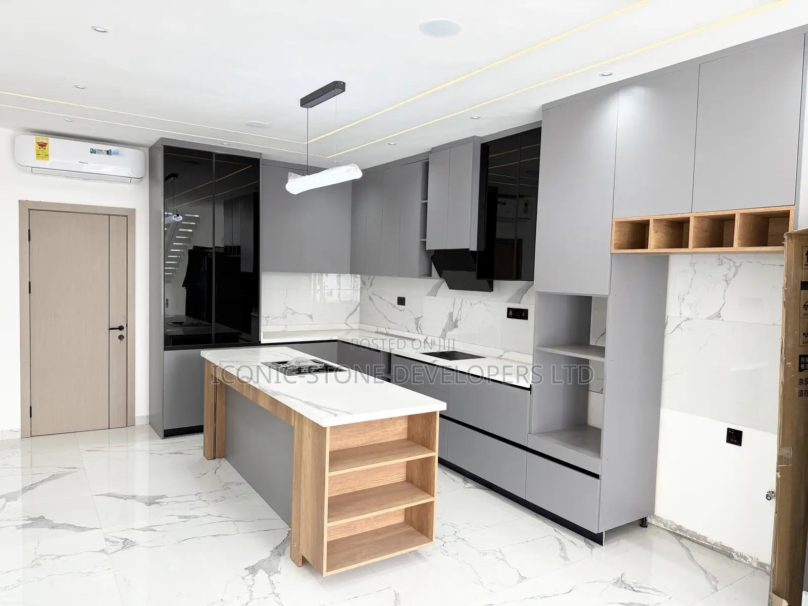 4bdrm House in Ashaley Botwe Little for sale in Little Roses Area
