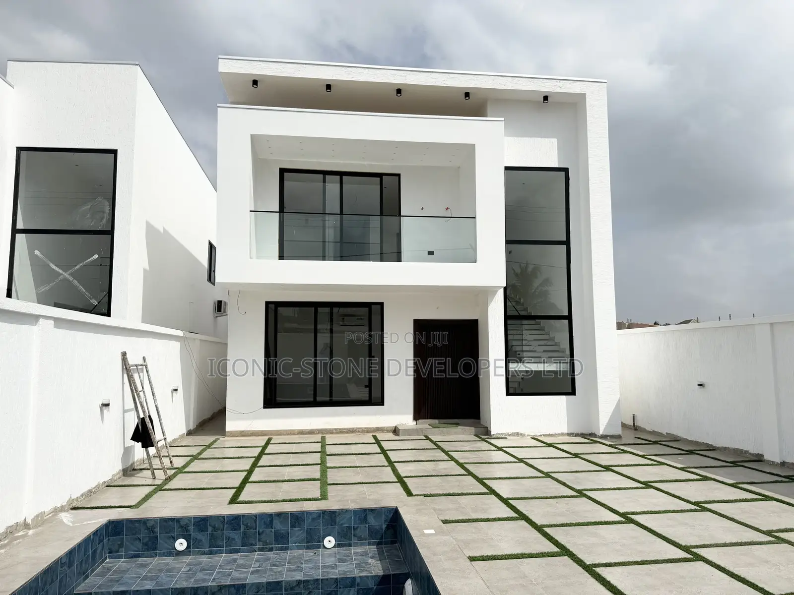 4bdrm House in Ashaley Botwe Little for sale in Little Roses Area