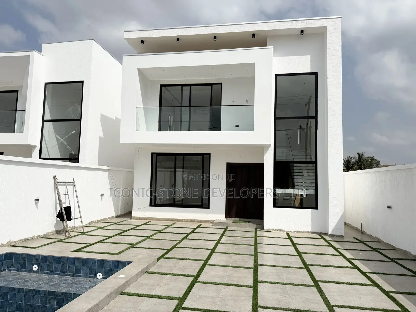 4bdrm House in Ashaley Botwe Little for sale in Little Roses Area