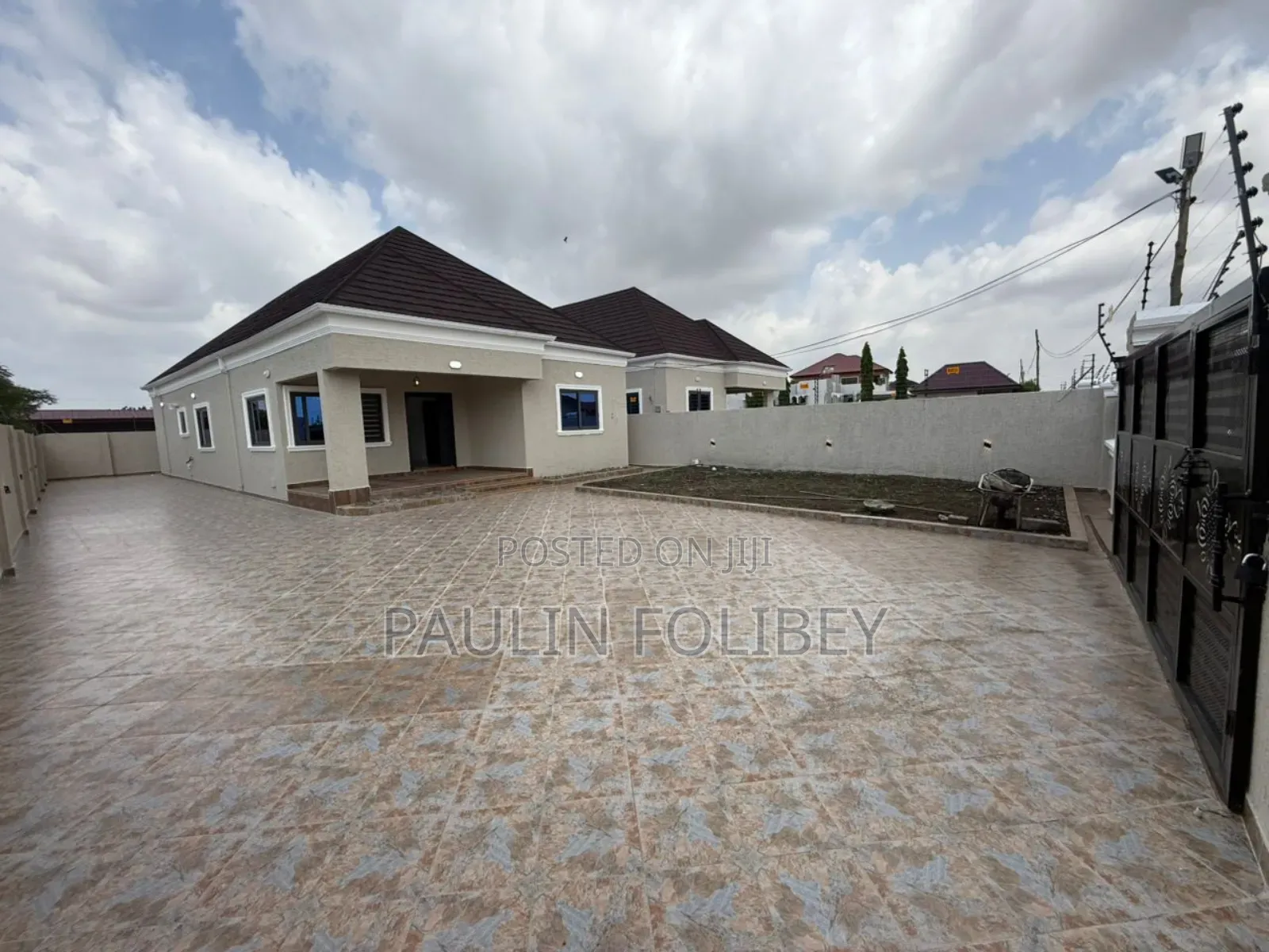 3bdrm Apartment in Dg Properties, Ablekuma for sale in Ablekuma