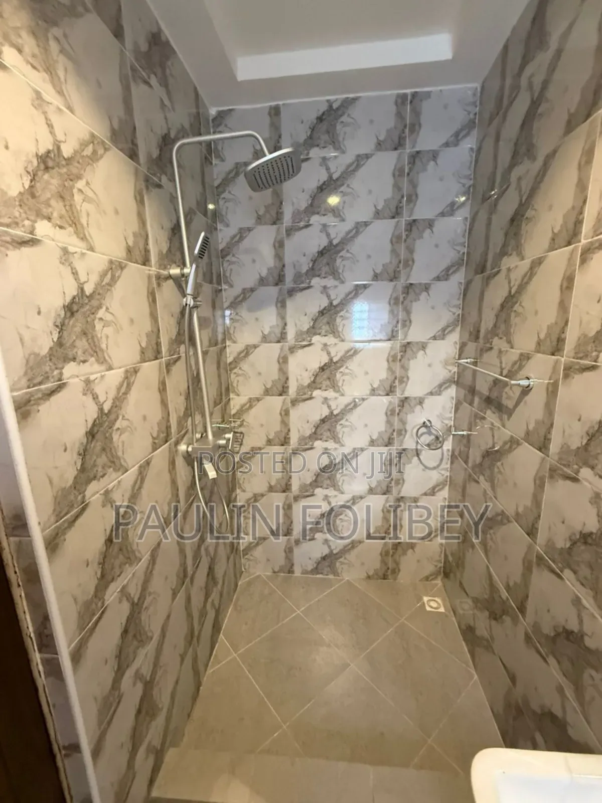 3bdrm Apartment in Dg Properties, Ablekuma for sale in Ablekuma