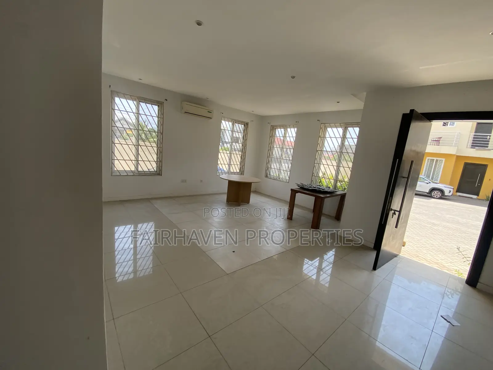 4bdrm Townhouse/Terrace in East Airport for sale in Airport Residential Area