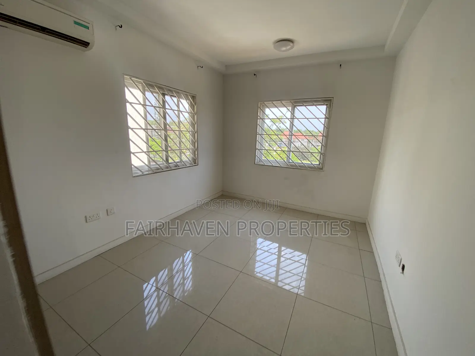 4bdrm Townhouse/Terrace in East Airport for sale in Airport Residential Area
