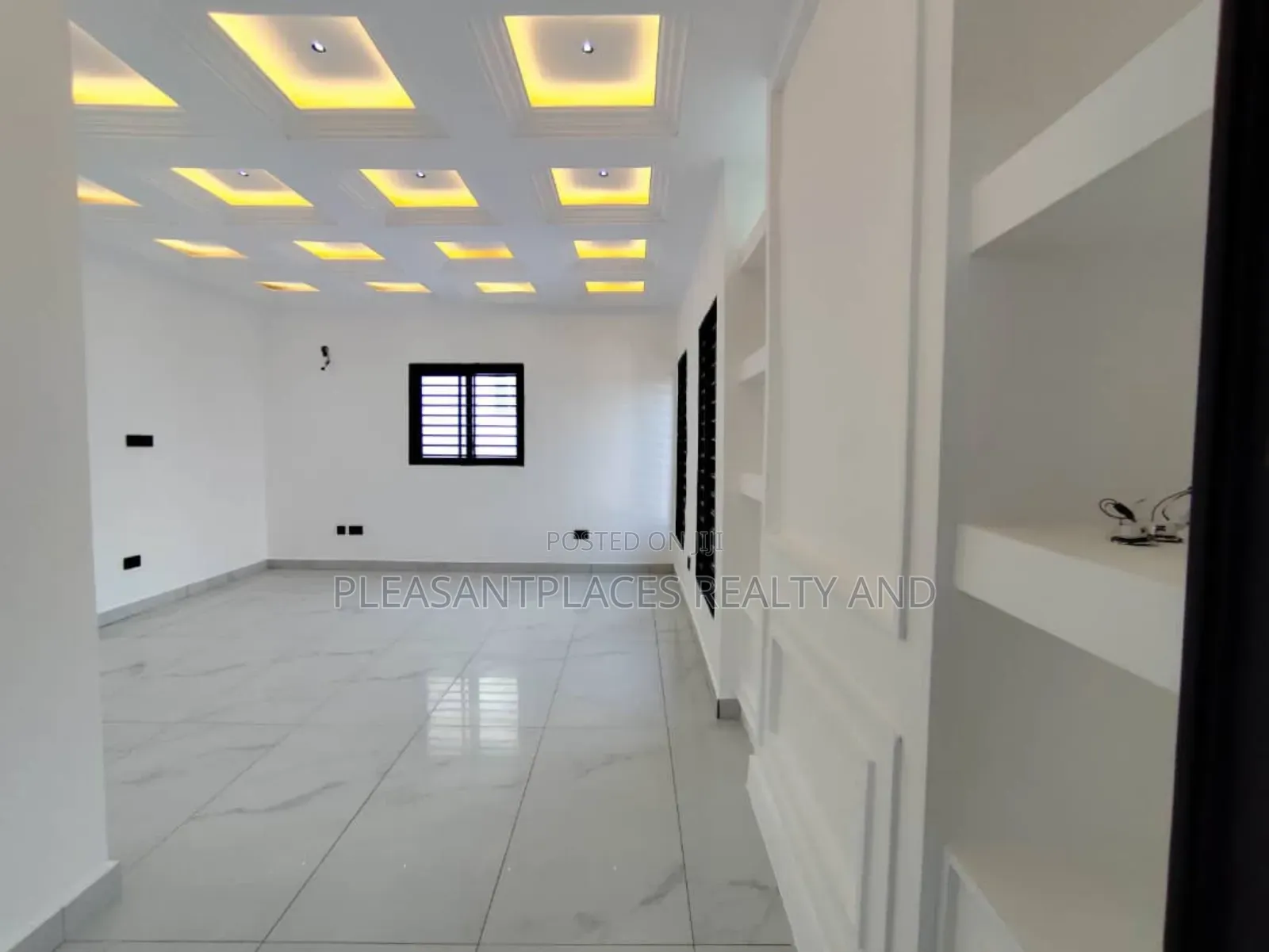 4bdrm Duplex in Pleasantplaces, East Legon for sale in East Legon