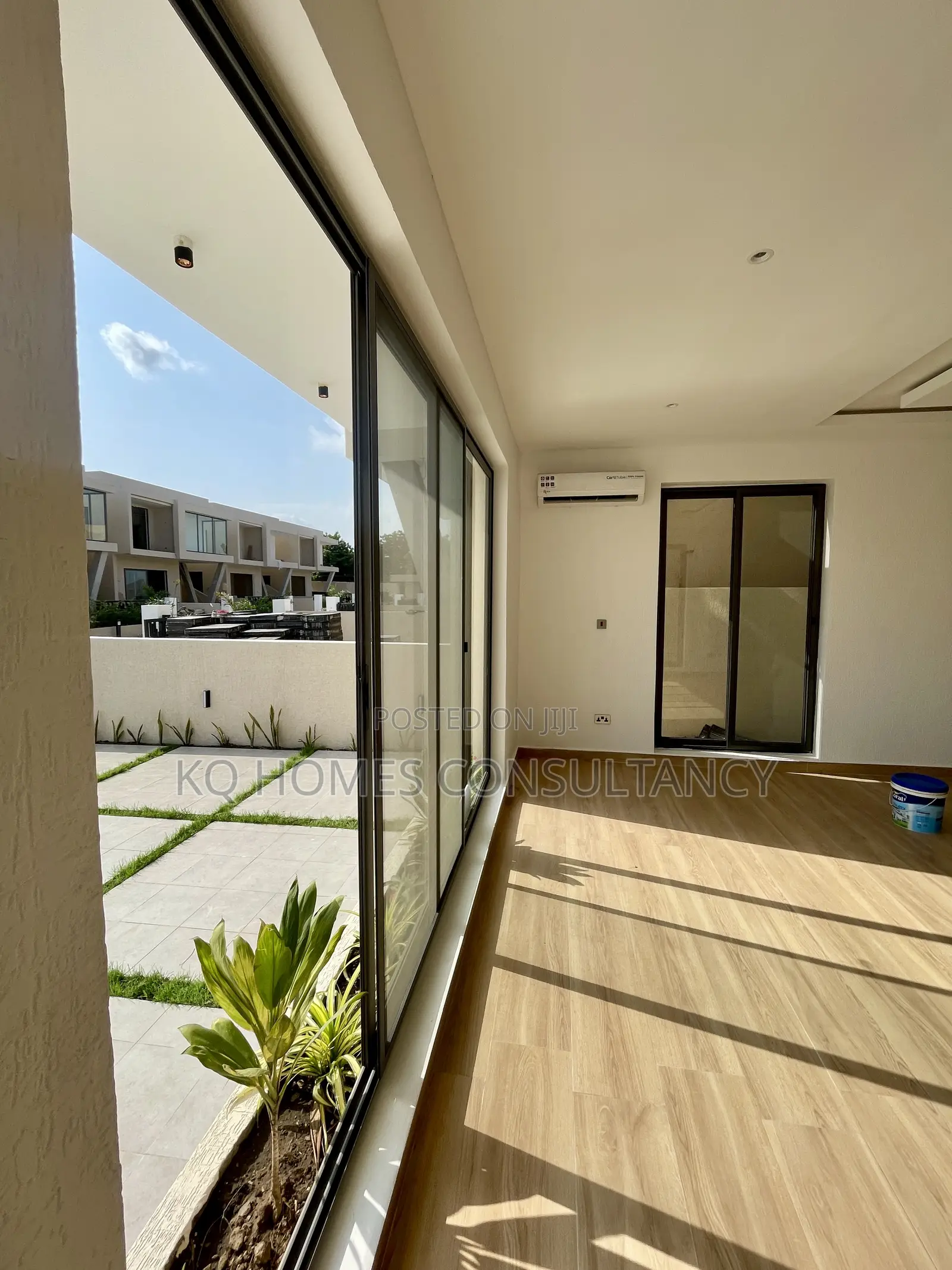 4bdrm Townhouse/Terrace in Ashley Botwe for sale in Ashaley Botwe