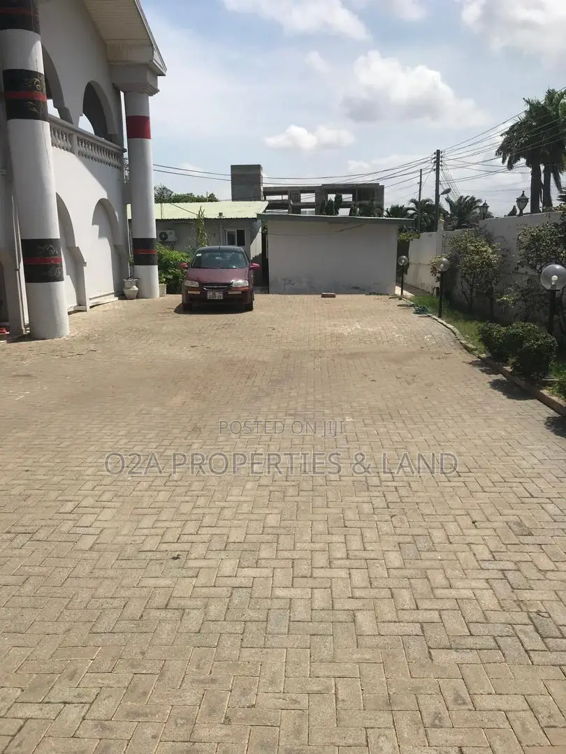9bdrm House in Labone, Celsbridge Area for rent in Celsbridge Area