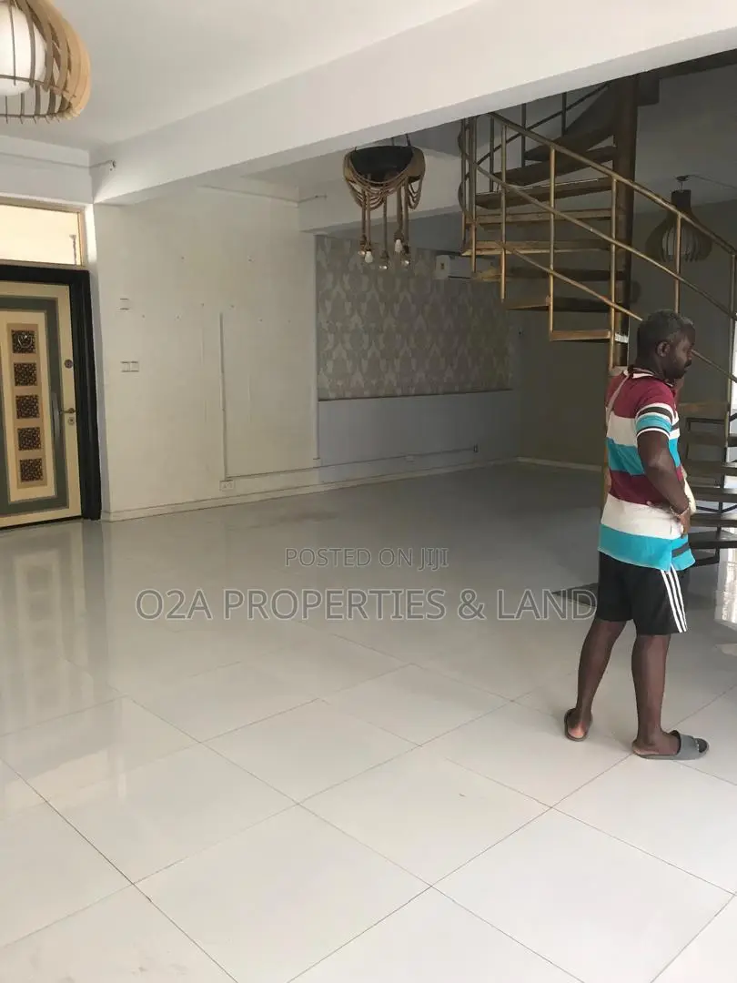 9bdrm House in Labone, Celsbridge Area for rent in Celsbridge Area