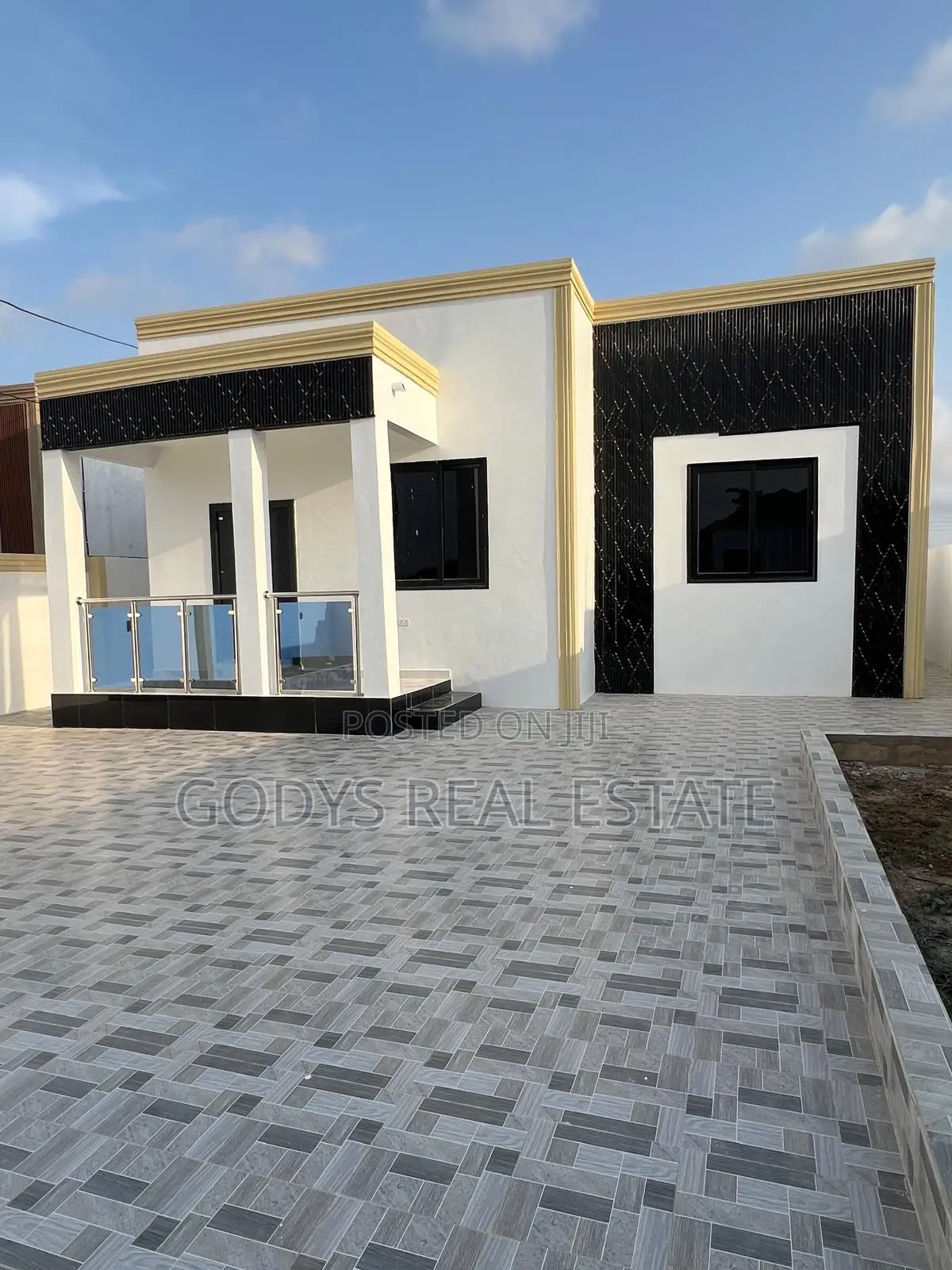 3bdrm Townhouse/Terrace in Opeikuma, Kasoa for sale in Kasoa