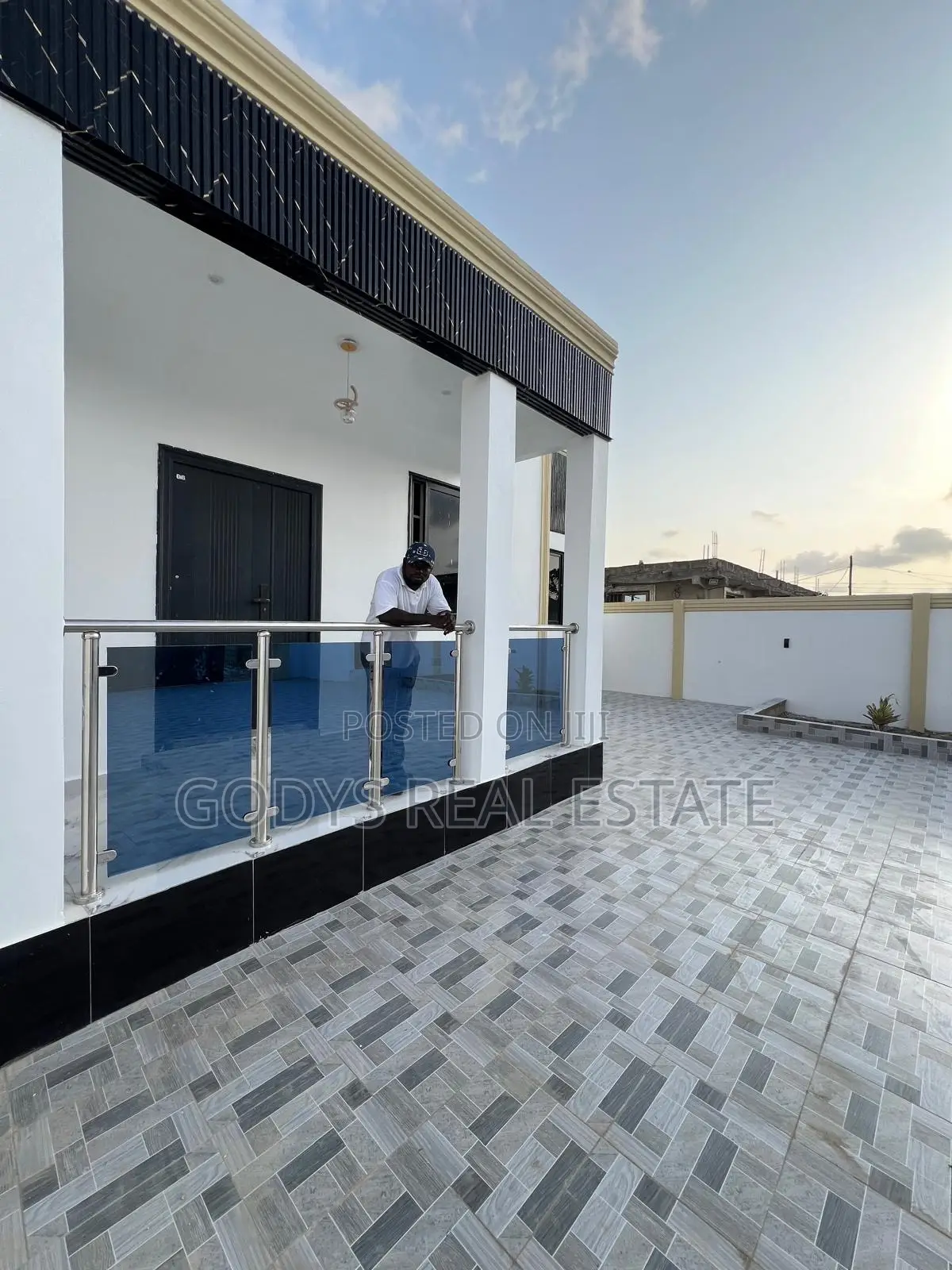 3bdrm Townhouse/Terrace in Opeikuma, Kasoa for sale in Kasoa