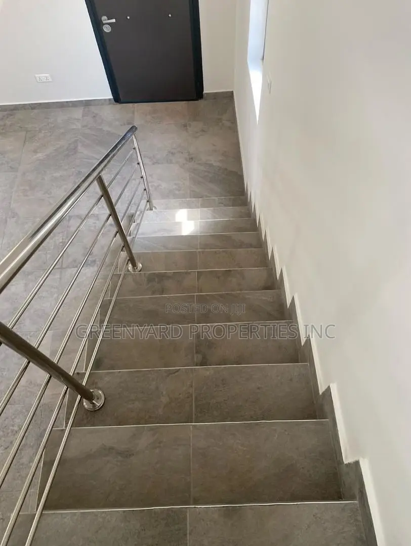 3bdrm Townhouse / Terrace in Roundabout, Tseaddo for rent in Tseaddo