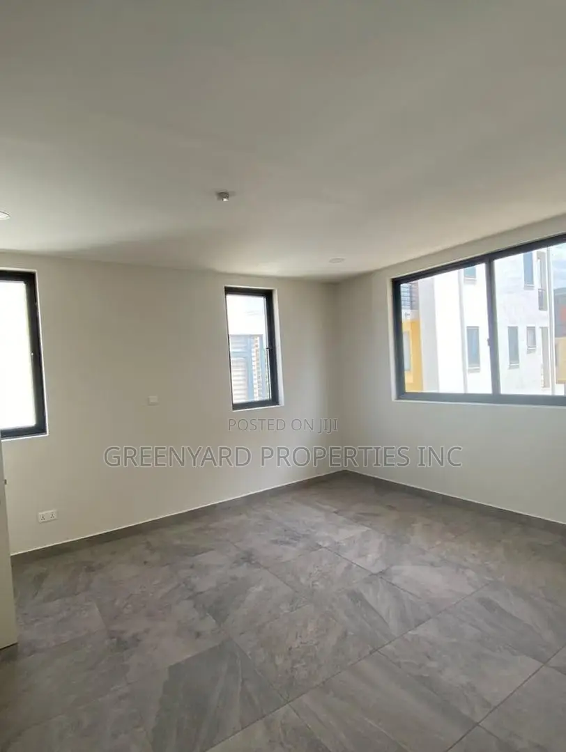 3bdrm Townhouse / Terrace in Roundabout, Tseaddo for rent in Tseaddo