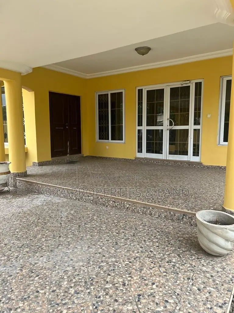 4bdrm House in Cantonments, Acquinas for rent in Acquinas