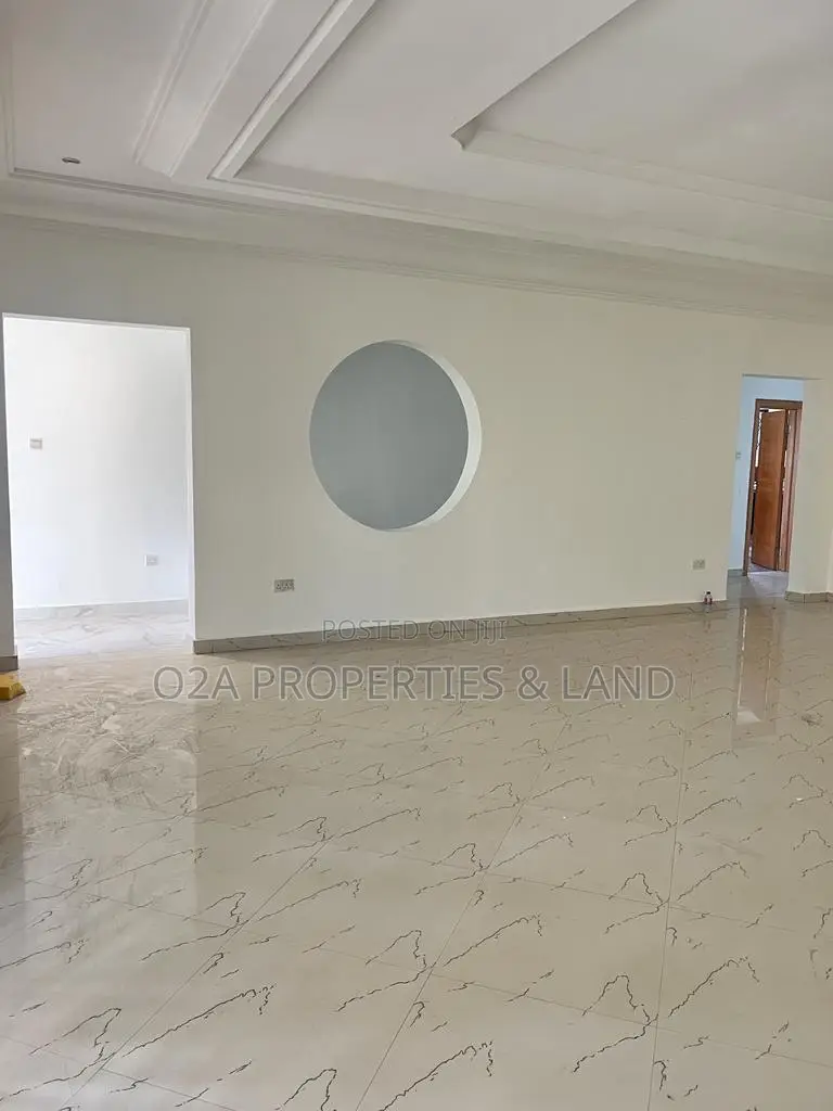 4bdrm House in Cantonments, Acquinas for rent in Acquinas