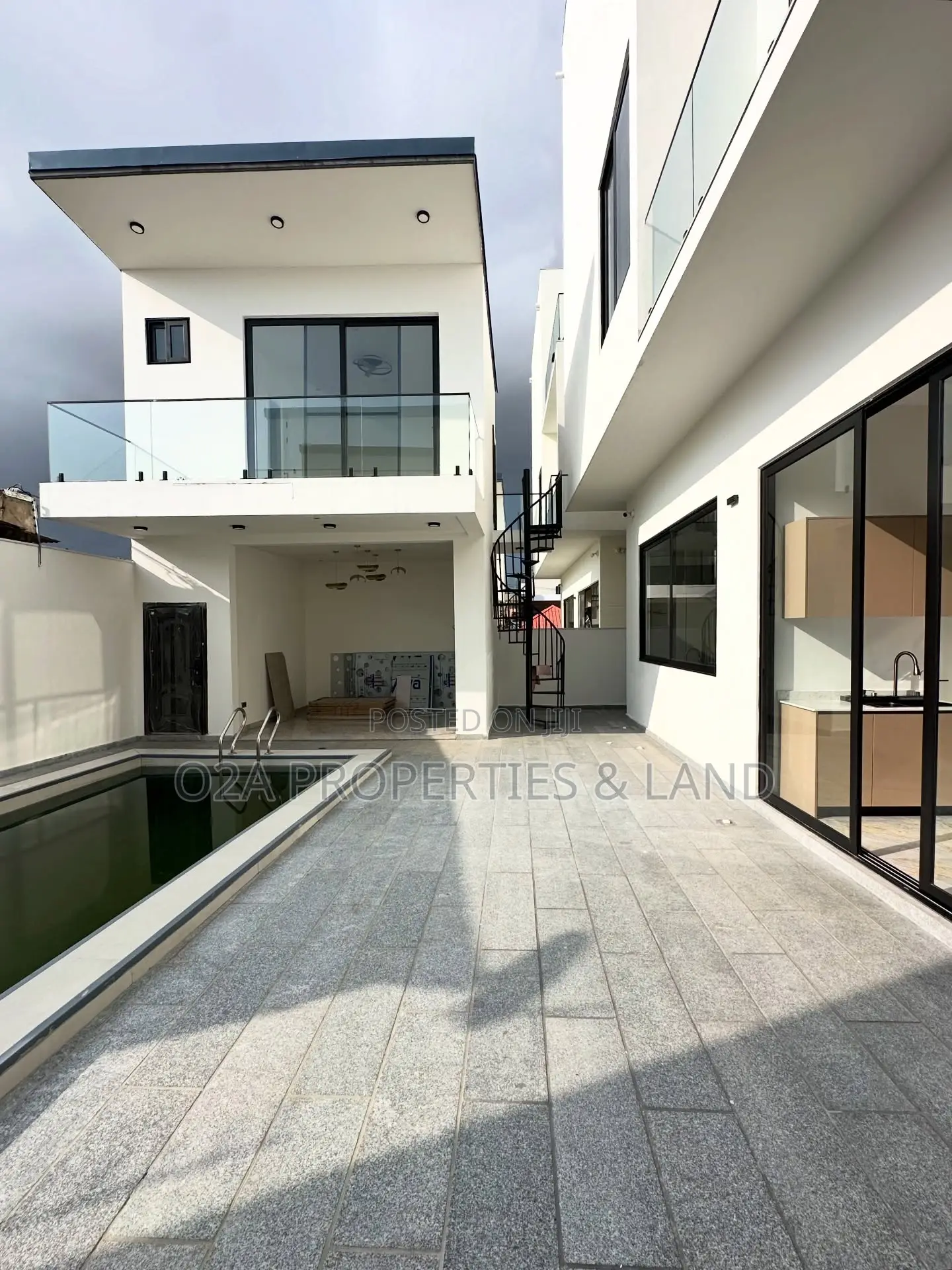 4bdrm House in East Legon, American House for sale in American House