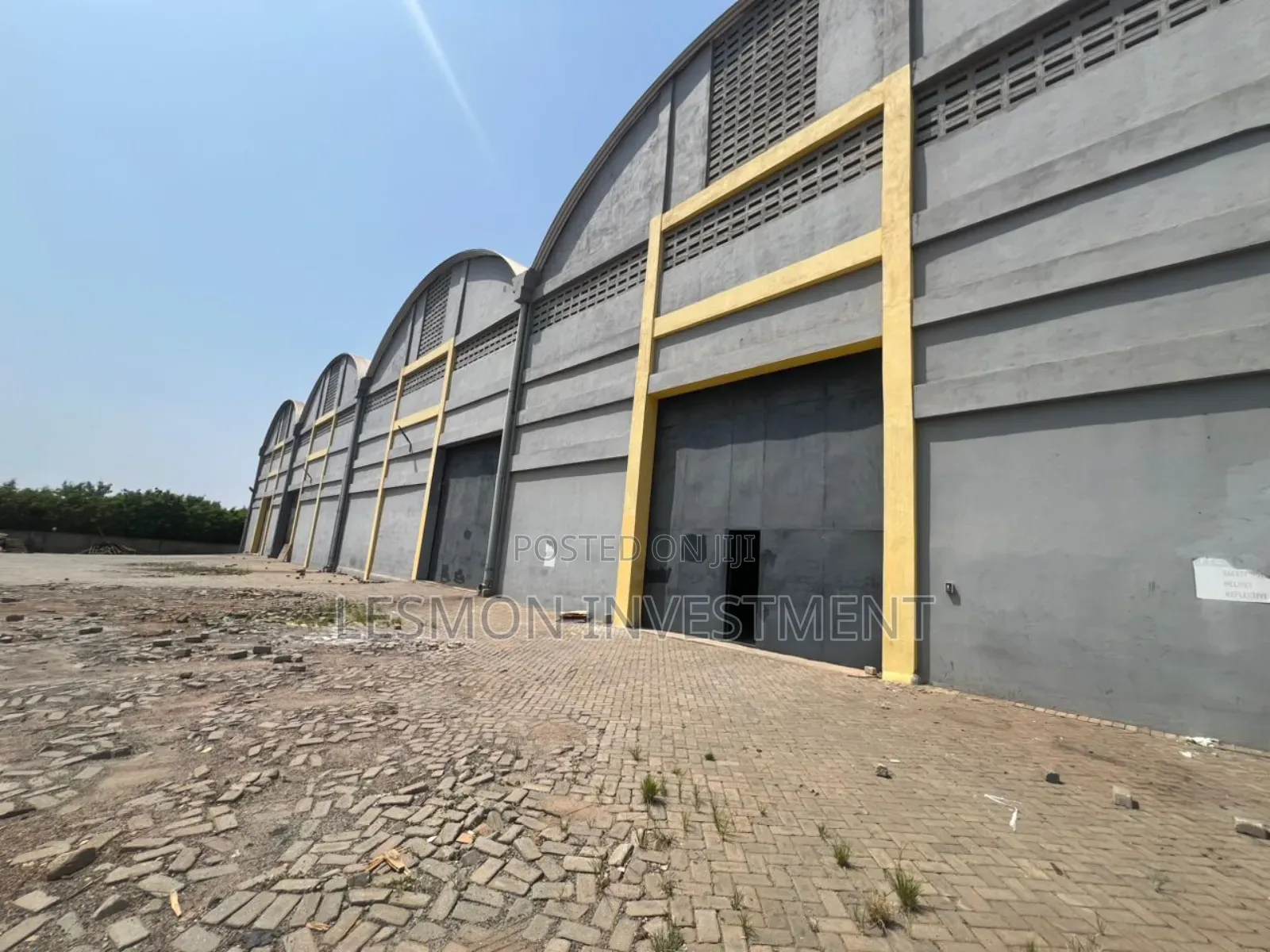 Warehouse Measuring 5000sqm Is for Rent in Tema Industrial Area in Community 25