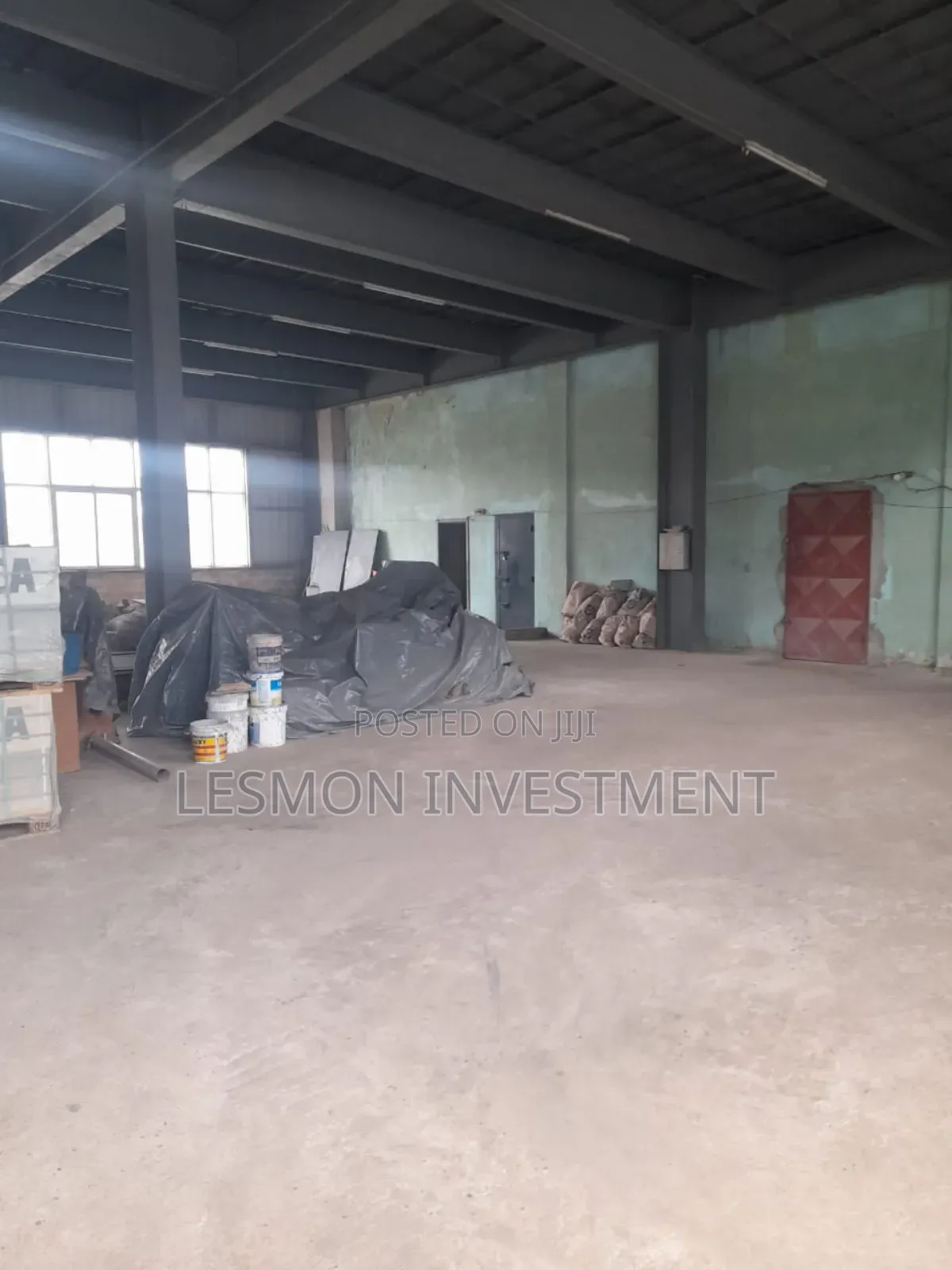 Warehouse Measuring 5000sqm Is for Rent in Tema Industrial Area in Community 25