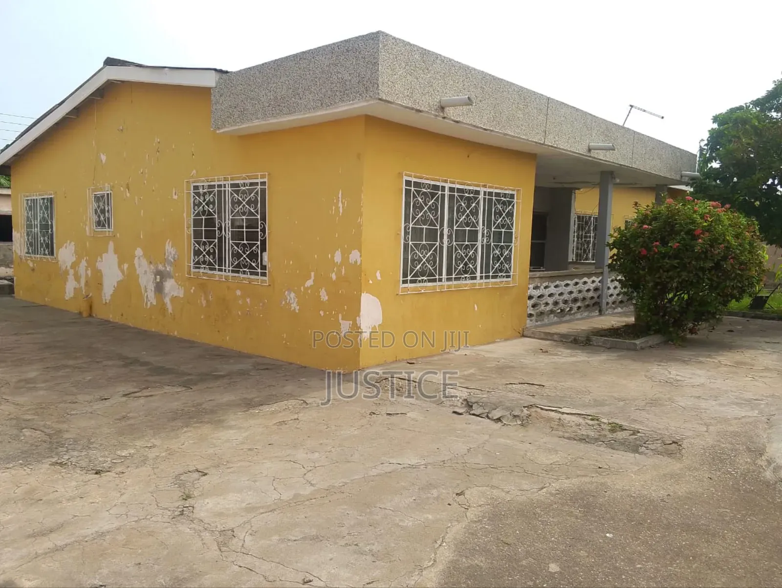 4bdrm House in Dansoman, Exhibition for sale in Exhibition