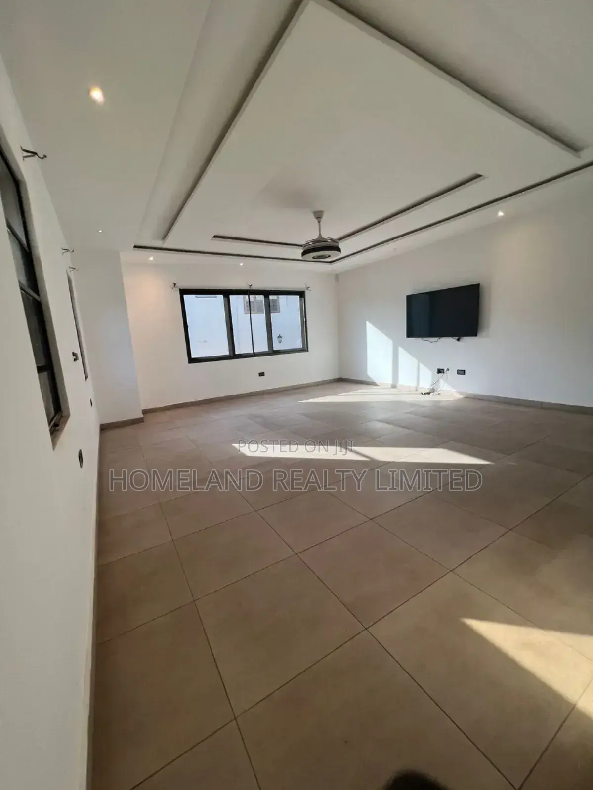 5bdrm Duplex in East Airport for rent in Airport Residential Area